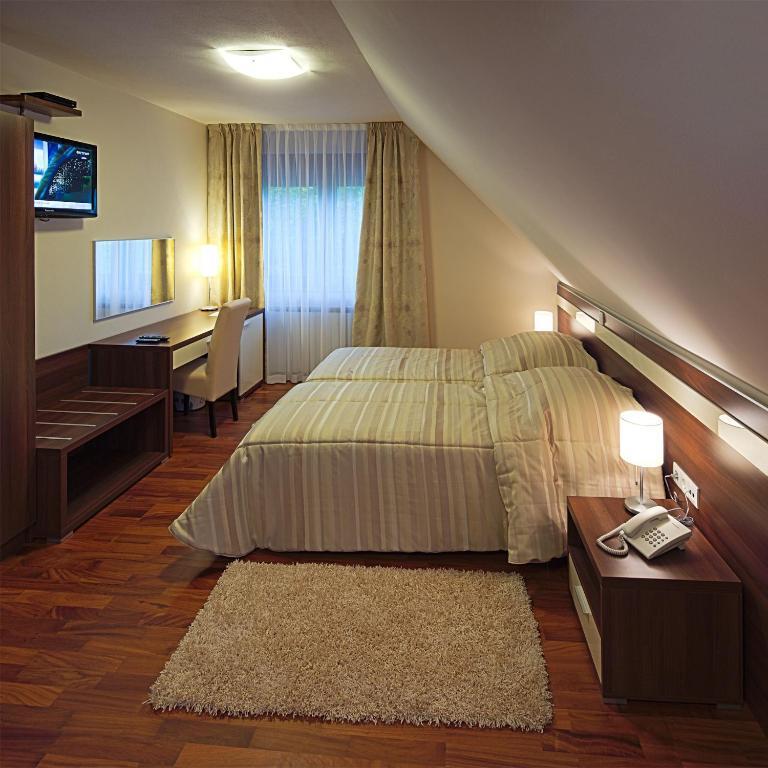 Hotel Degenija